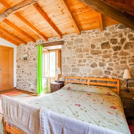 Vakantiehuis In Castrotane With Terrace *